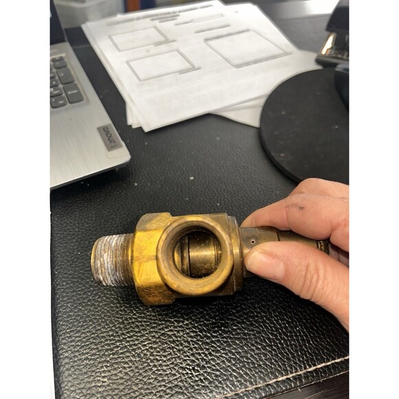 Used Oxweld 3/4" Brass Pressure Relief Valve, RV-29 75 lbs. - Picture 5 of 9